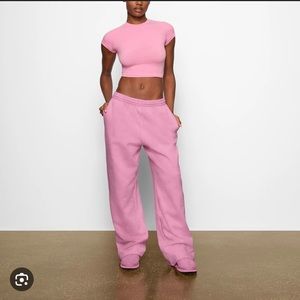 BRAND NEW Skims Boyfriend Straight Leg Sweatpants